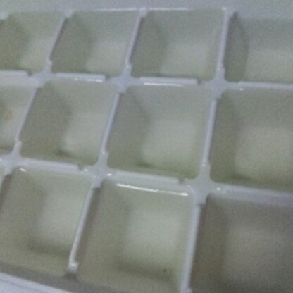 冷凍して日々の離乳食作りに使いたいと思います。